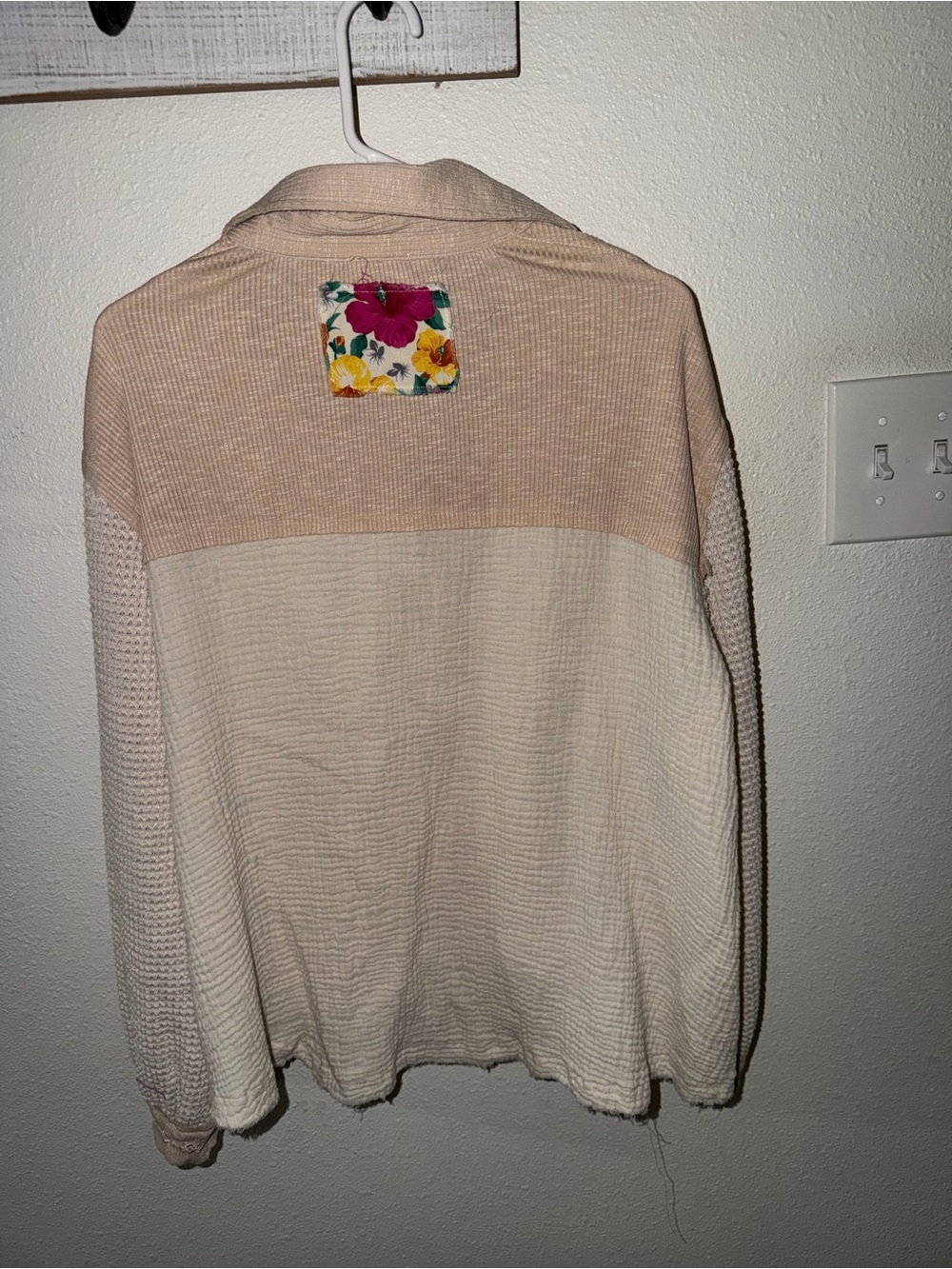 POL Cream Mixed Media Long-Sleeve Henley with Floral Patch Pockets - Picture 13 of 14
